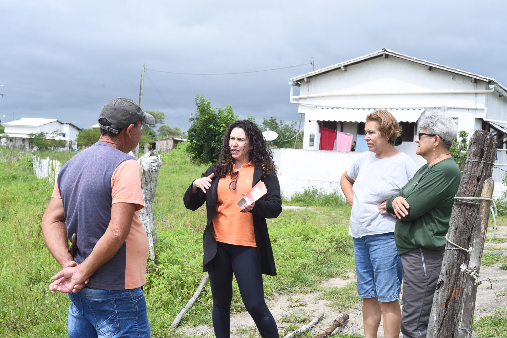 diálogo com comunidades